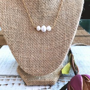 Dainty Fresh Water pearl necklace